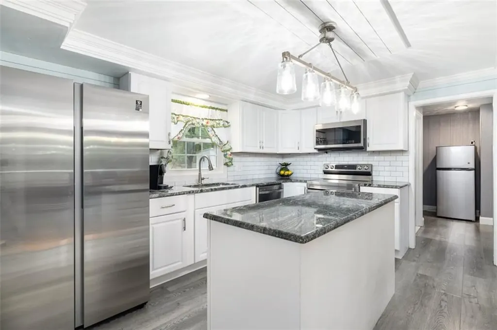 268 Log Road Smithfield RI 02917