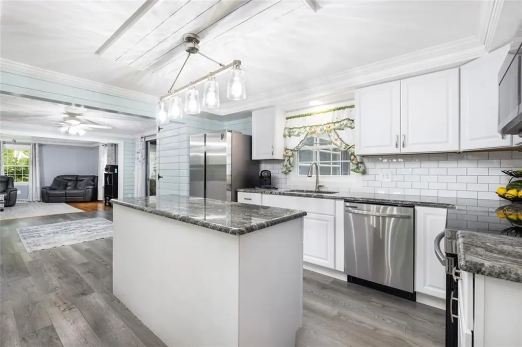 268 Log Road Smithfield RI 02917