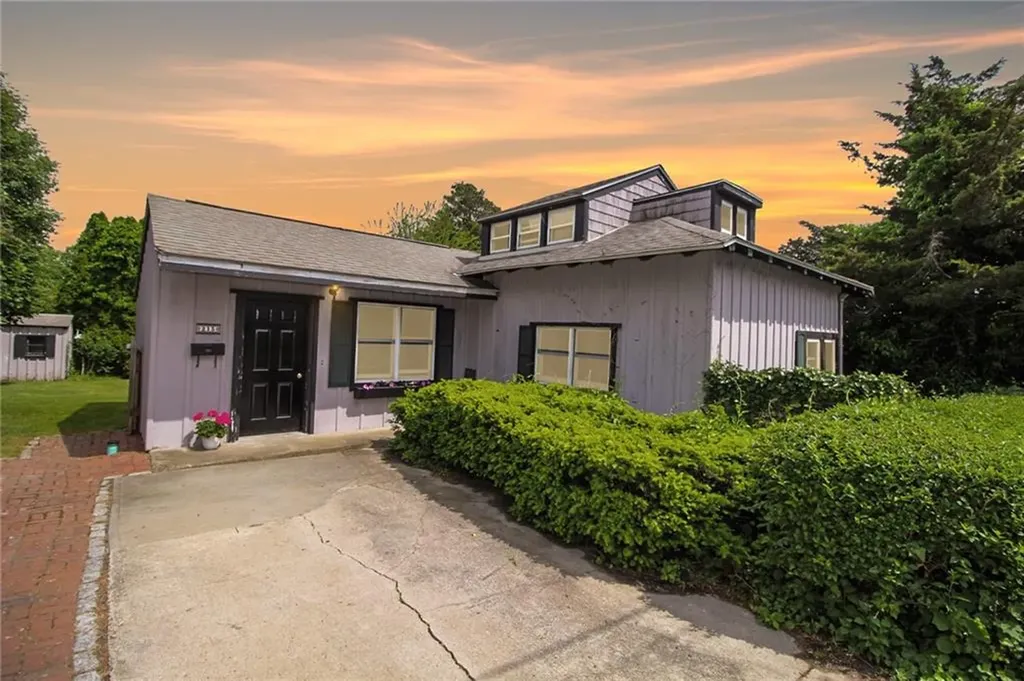 215 N Fenner Avenue Middletown RI 02842
