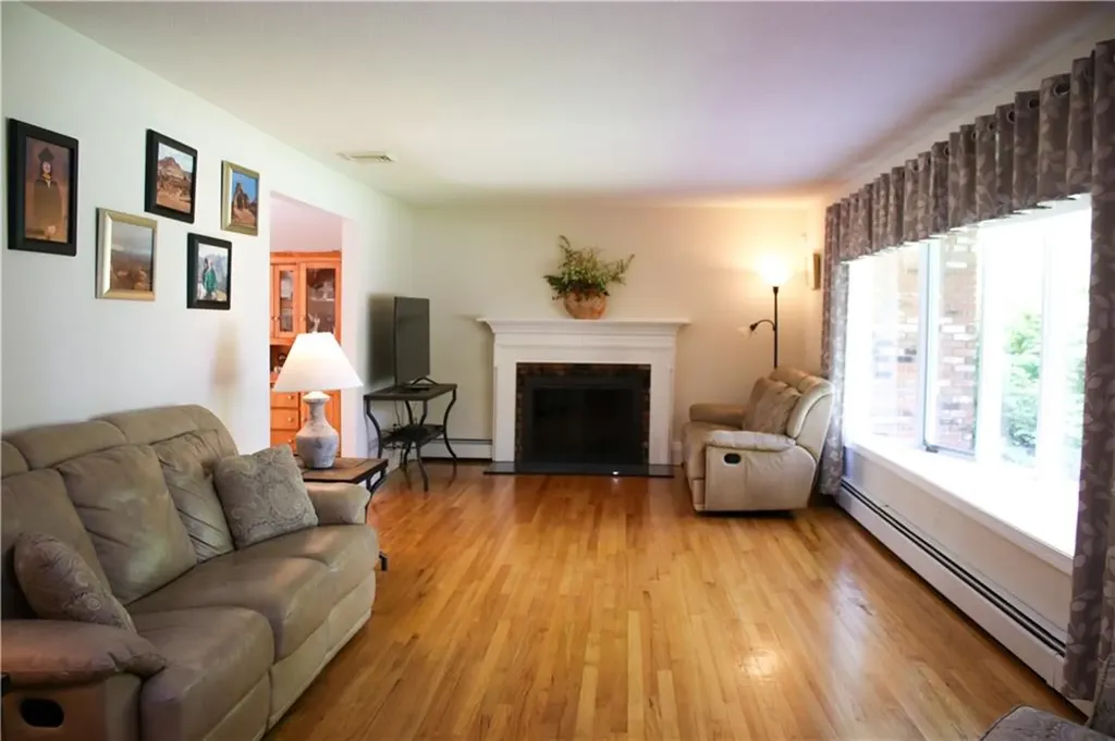 40 Spring Valley Drive East Greenwich RI 02818