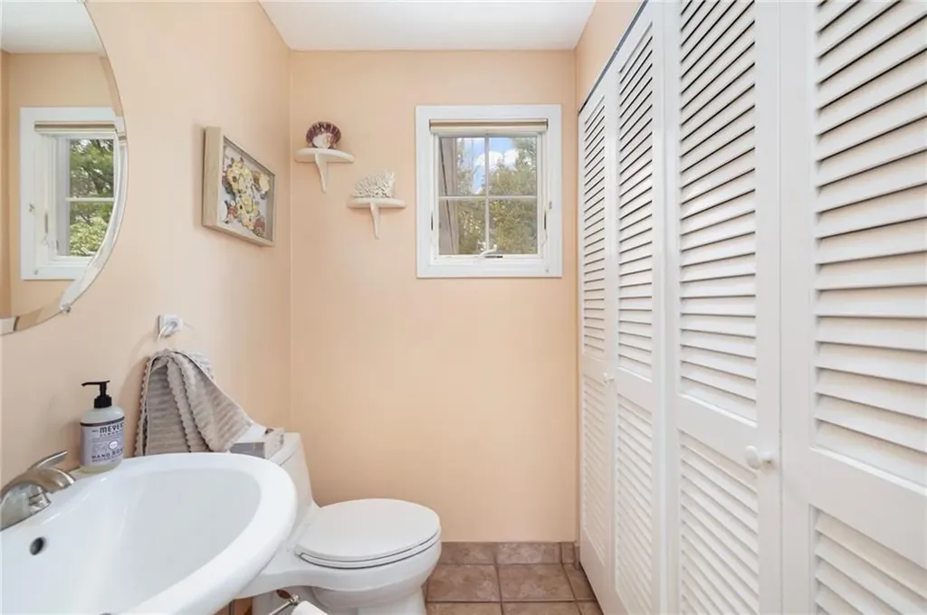 40 Spring Valley Drive East Greenwich RI 02818