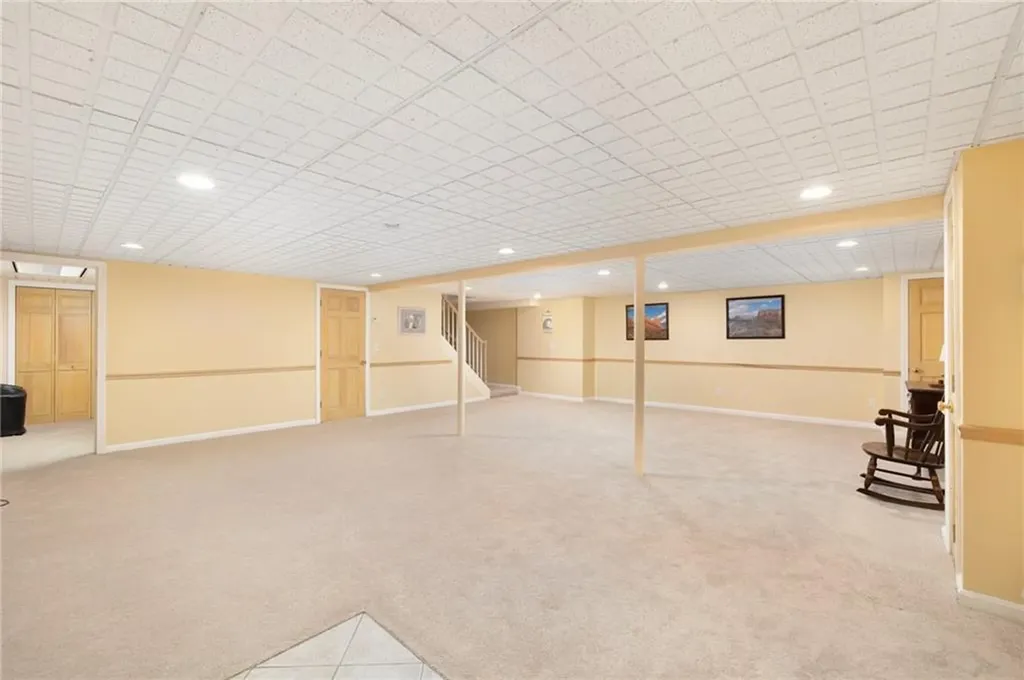 40 Spring Valley Drive East Greenwich RI 02818