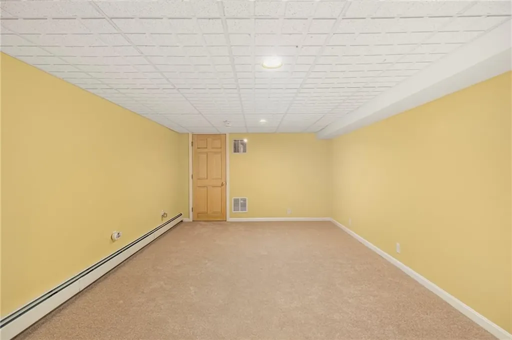 40 Spring Valley Drive East Greenwich RI 02818
