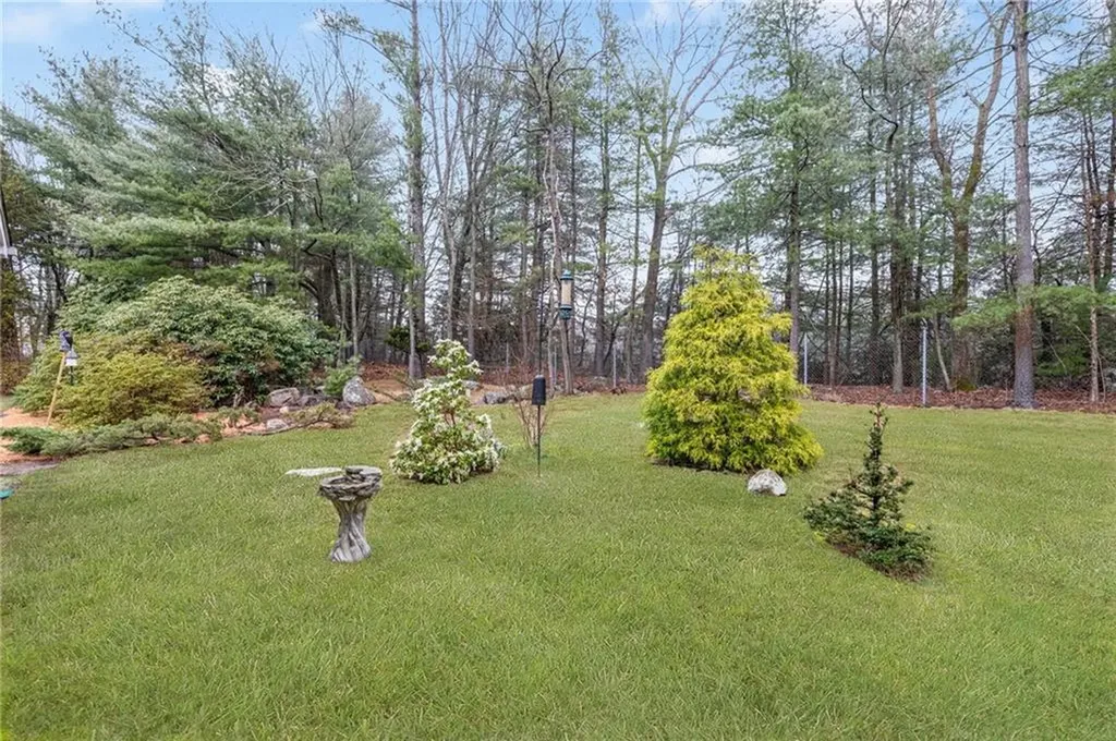 40 Spring Valley Drive East Greenwich RI 02818