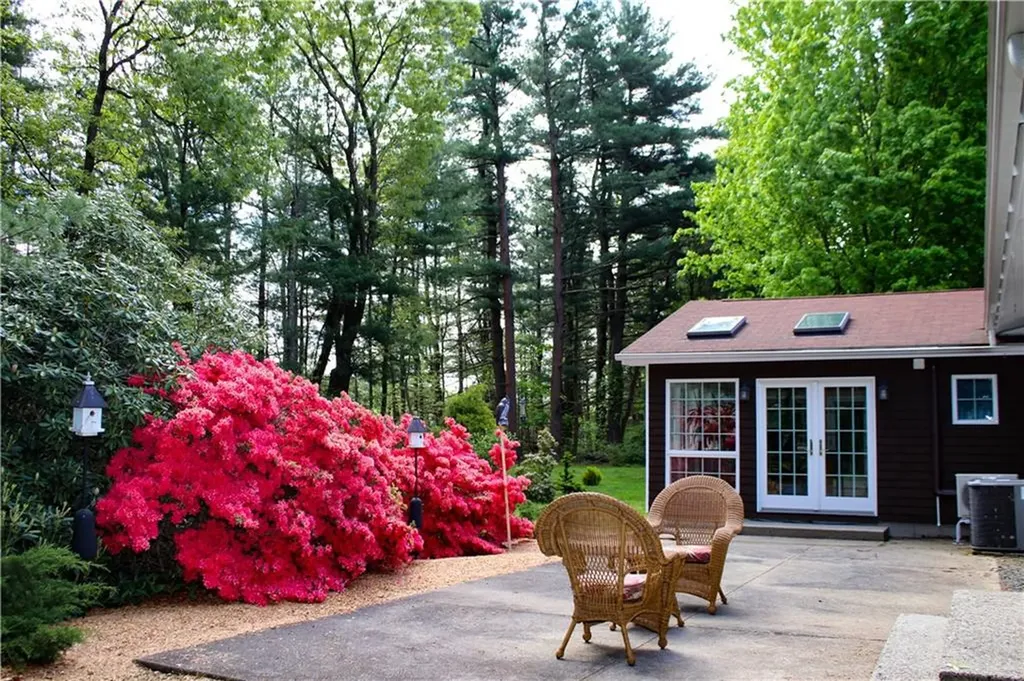 40 Spring Valley Drive East Greenwich RI 02818