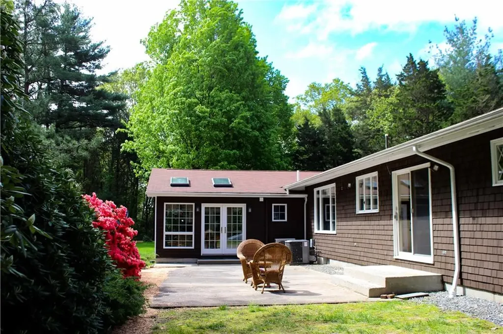 40 Spring Valley Drive East Greenwich RI 02818