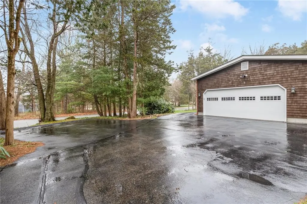 40 Spring Valley Drive East Greenwich RI 02818