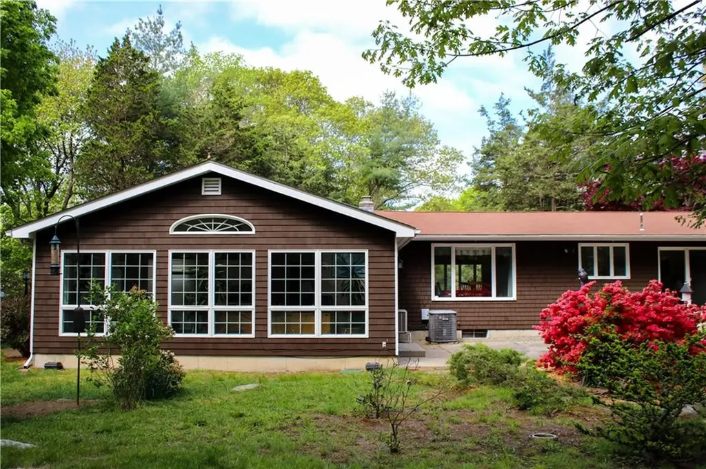 40 Spring Valley Drive East Greenwich RI 02818