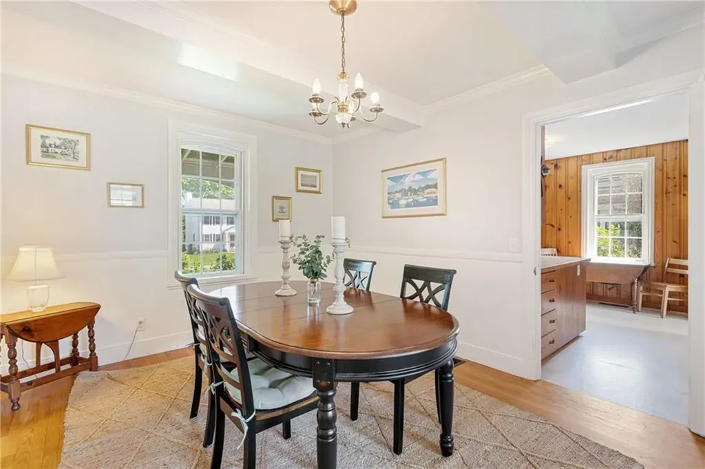 624 Maple Avenue Barrington RI 02806