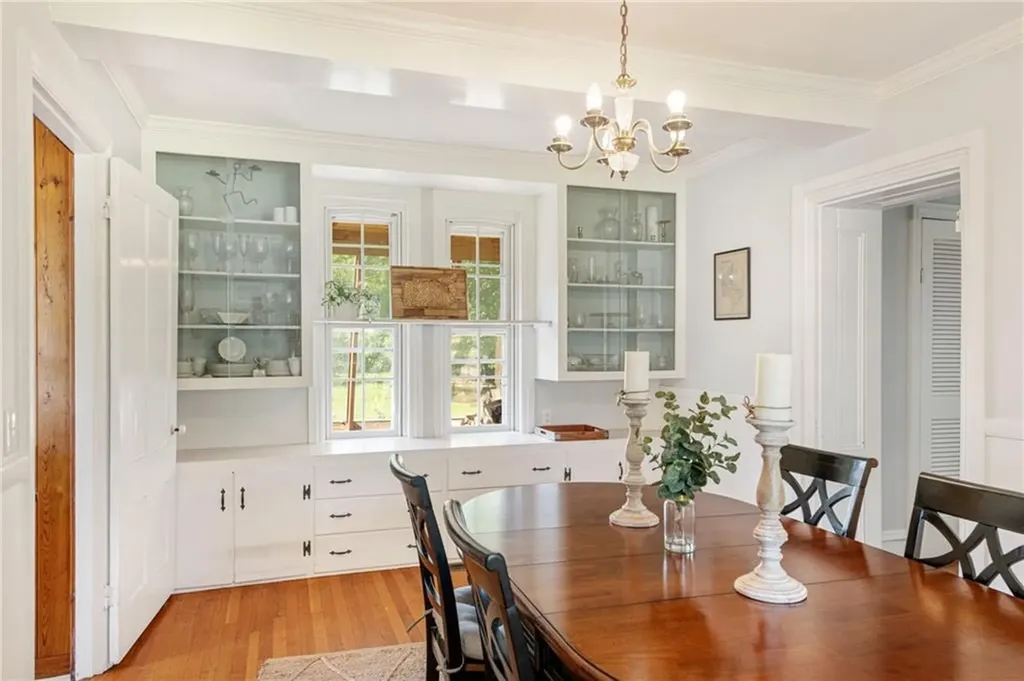 624 Maple Avenue Barrington RI 02806