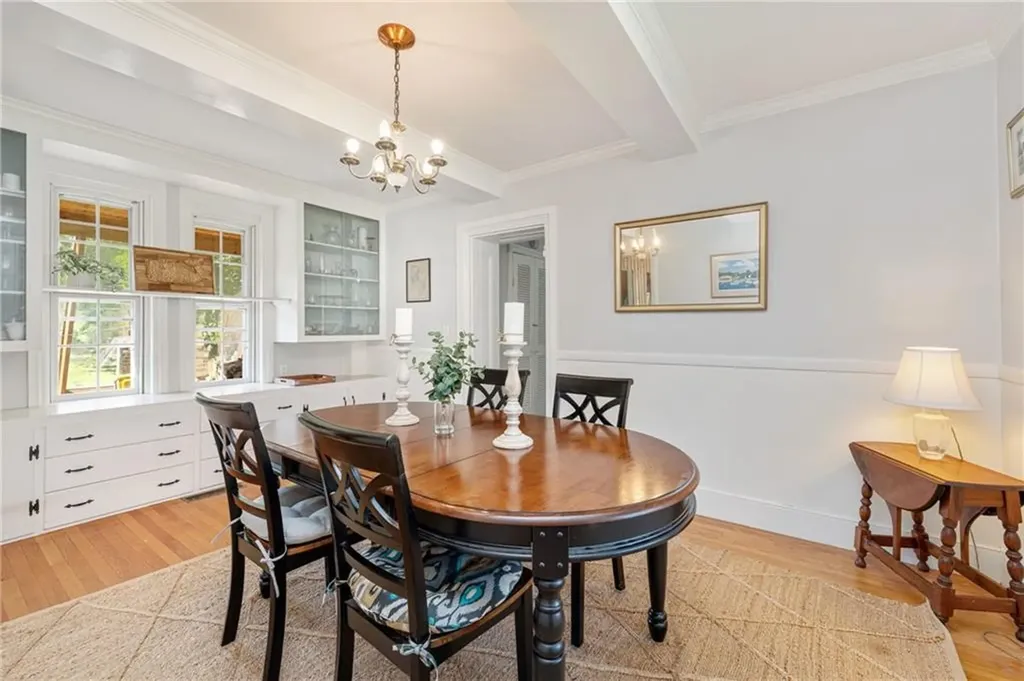 624 Maple Avenue Barrington RI 02806