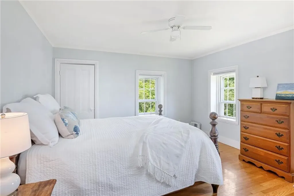 624 Maple Avenue Barrington RI 02806