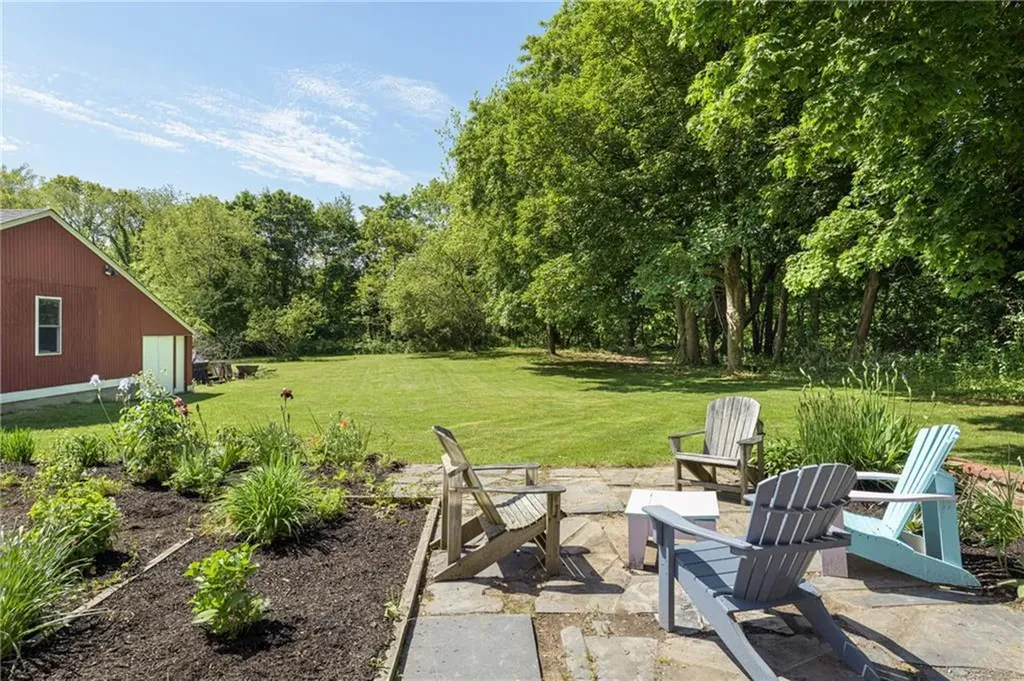 624 Maple Avenue Barrington RI 02806