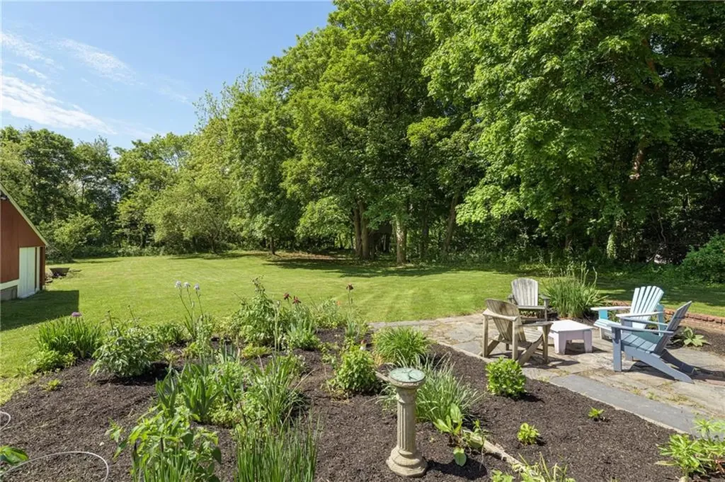 624 Maple Avenue Barrington RI 02806