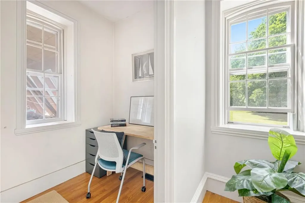 624 Maple Avenue Barrington RI 02806