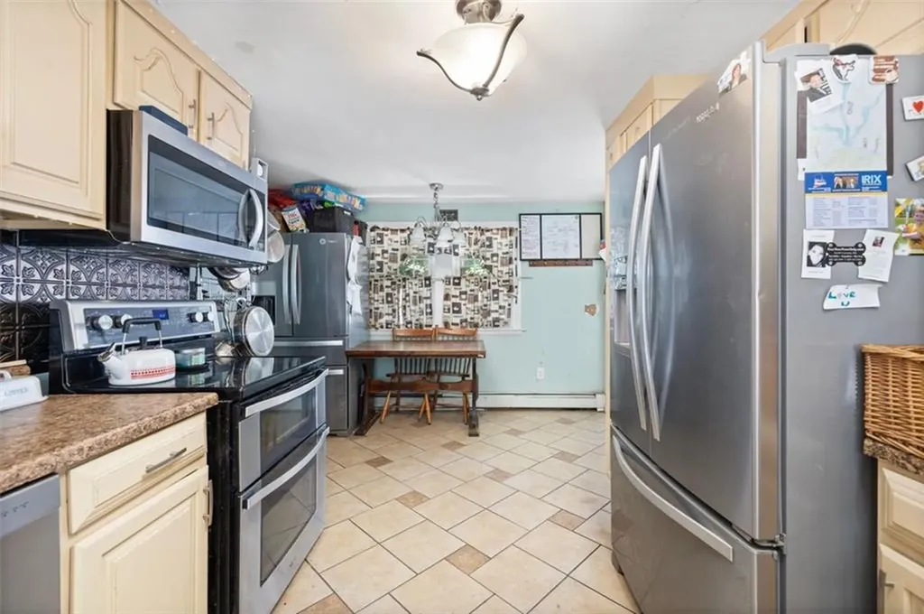 244 Sumner Avenue Warwick RI 02888