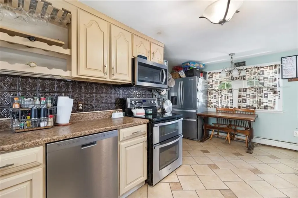 244 Sumner Avenue Warwick RI 02888