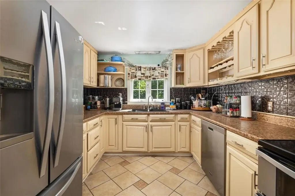 244 Sumner Avenue Warwick RI 02888