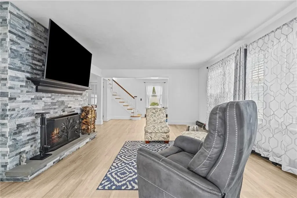 12 Rushton Drive Cranston RI 02905