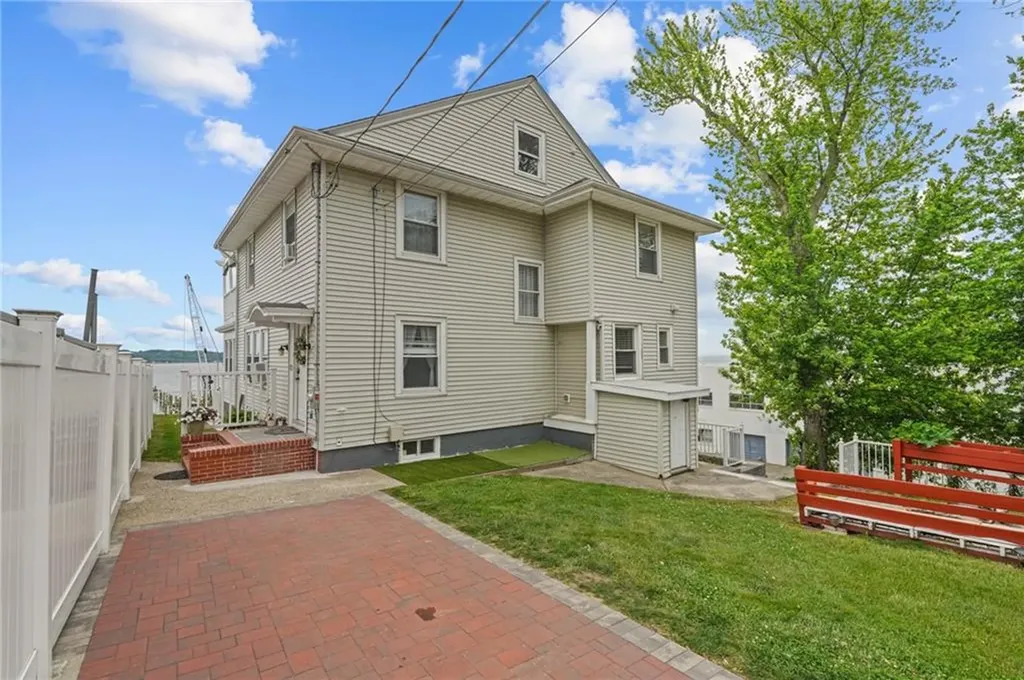 12 Rushton Drive Cranston RI 02905