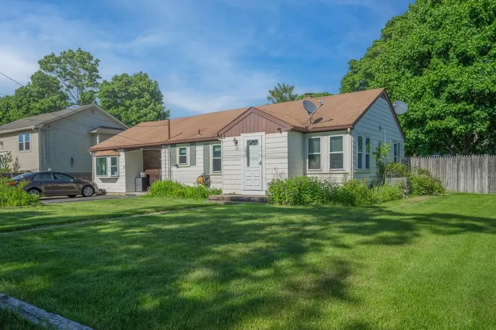 32 Oak Tree Avenue Warwick RI 02886