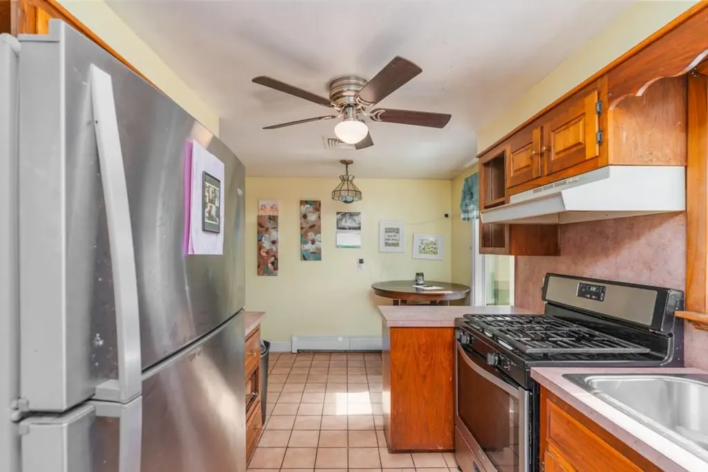 32 Oak Tree Avenue Warwick RI 02886