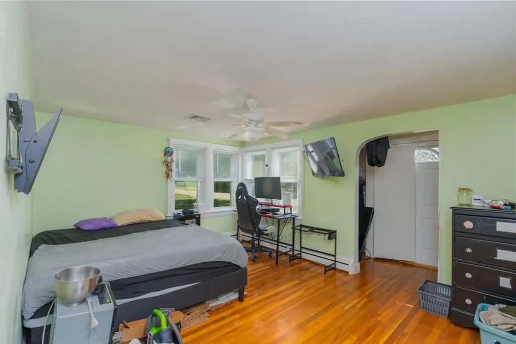 32 Oak Tree Avenue Warwick RI 02886