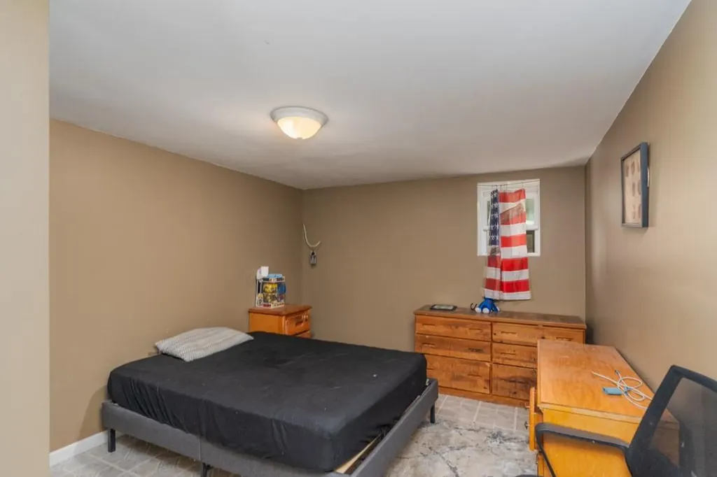 32 Oak Tree Avenue Warwick RI 02886