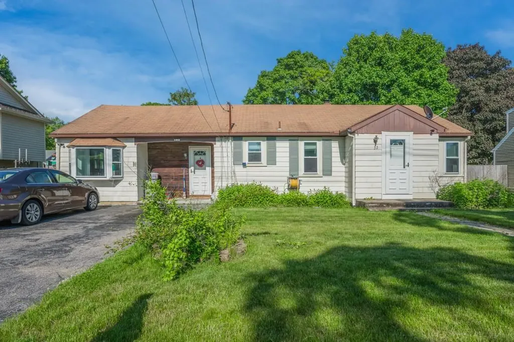 32 Oak Tree Avenue Warwick RI 02886