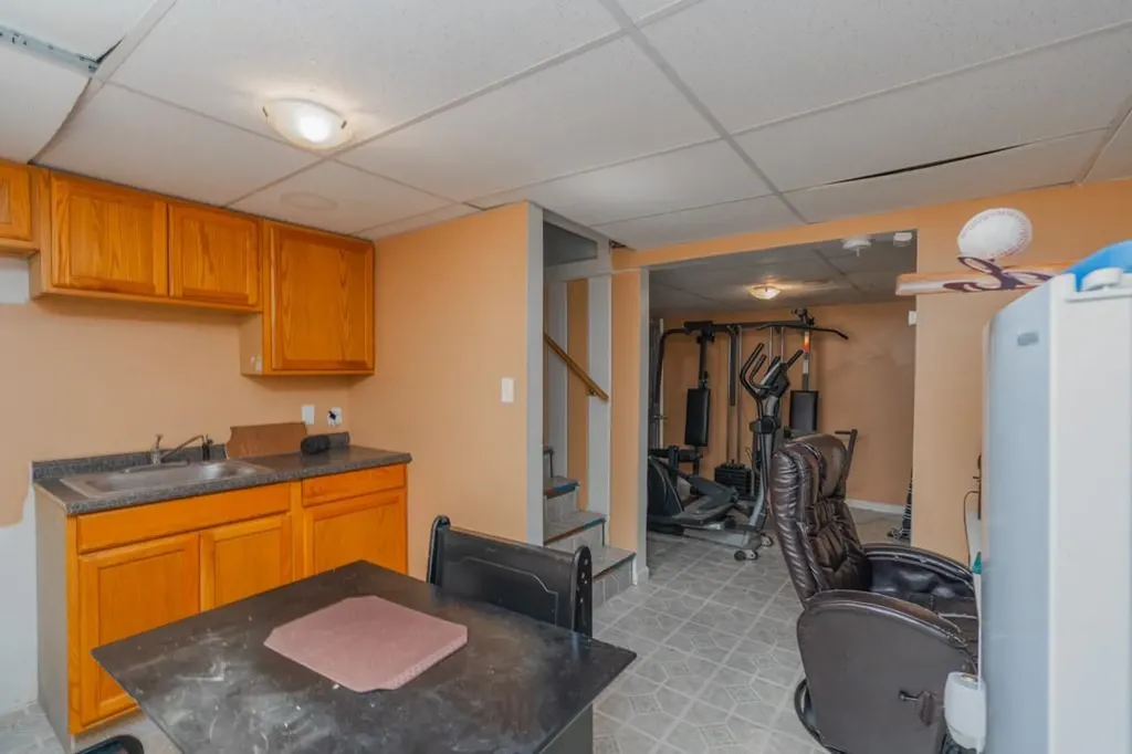 32 Oak Tree Avenue Warwick RI 02886