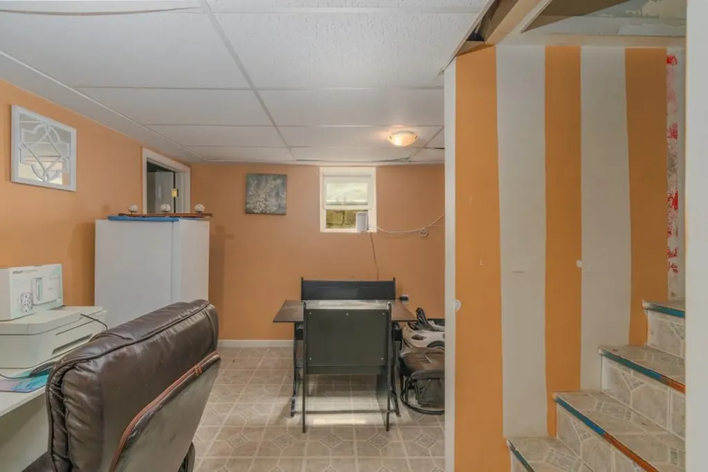 32 Oak Tree Avenue Warwick RI 02886