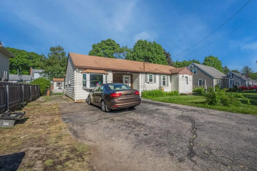 32 Oak Tree Avenue Warwick RI 02886