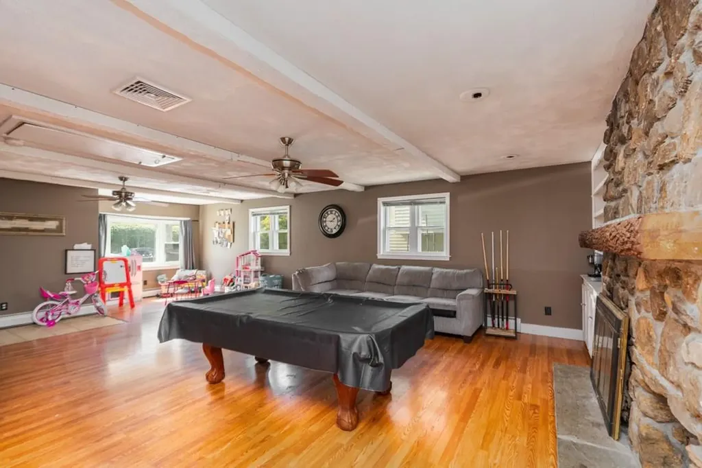 32 Oak Tree Avenue Warwick RI 02886