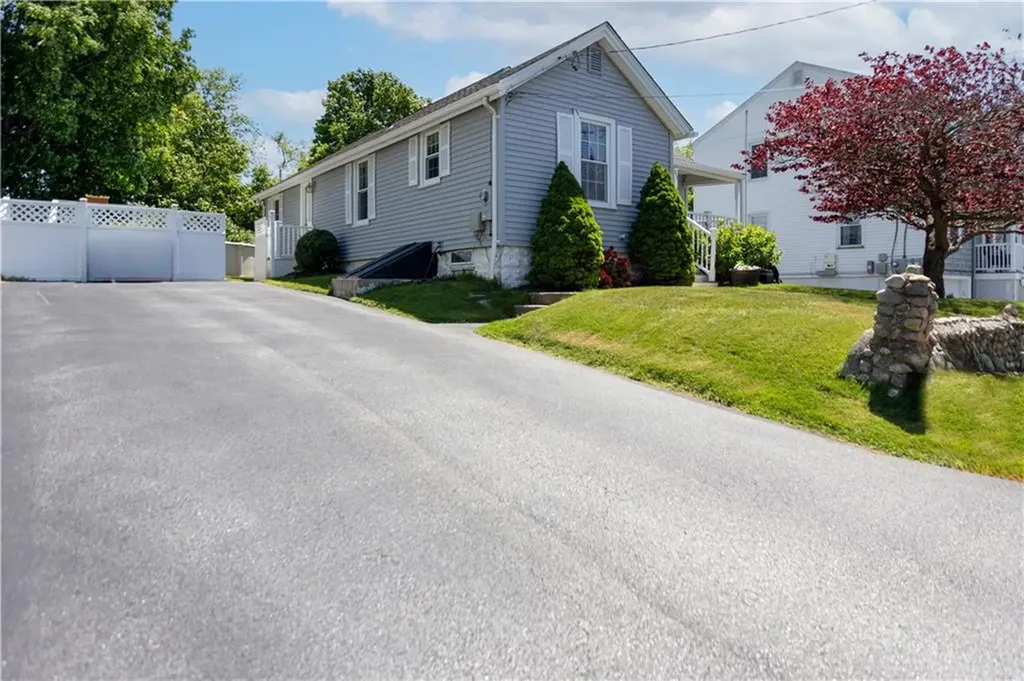65 Dana Street Woonsocket RI 02895
