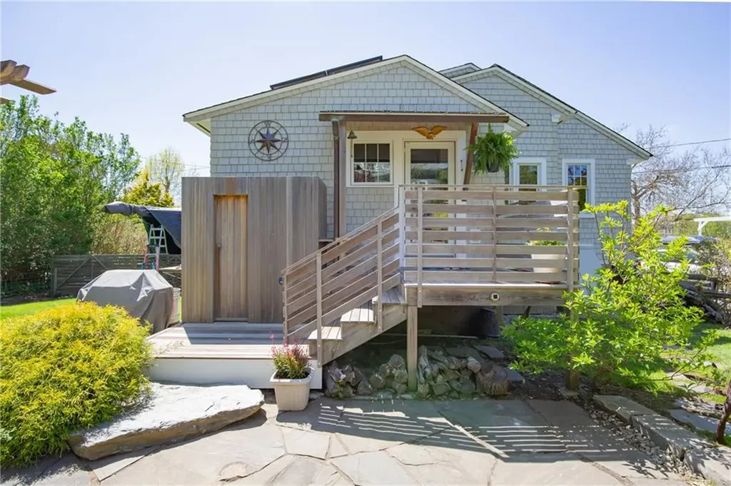 151 Ellery Avenue Middletown RI 02842