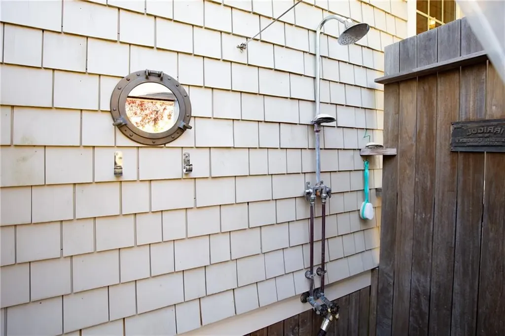 151 Ellery Avenue Middletown RI 02842