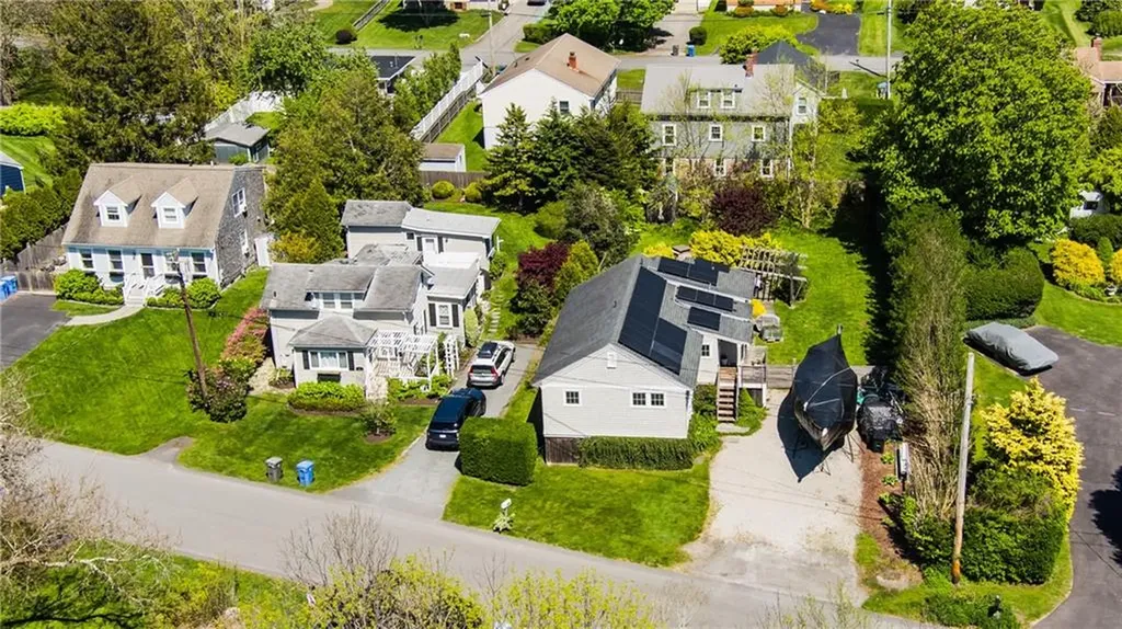 151 Ellery Avenue Middletown RI 02842