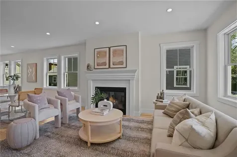 12 Duke Street East Greenwich RI 02818