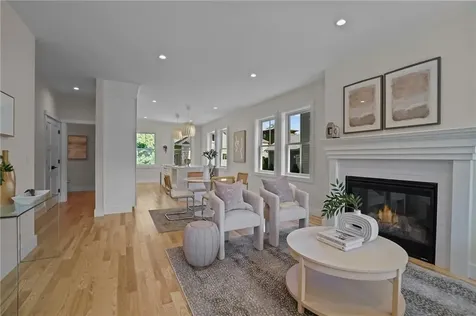 12 Duke Street East Greenwich RI 02818