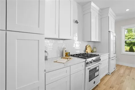 12 Duke Street East Greenwich RI 02818