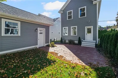 12 Duke Street East Greenwich RI 02818