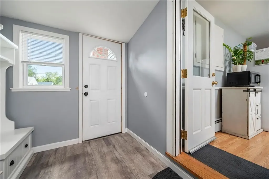12 Commodore Avenue Warwick RI 02888