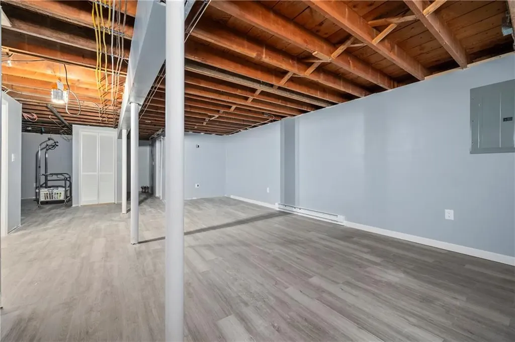 12 Commodore Avenue Warwick RI 02888