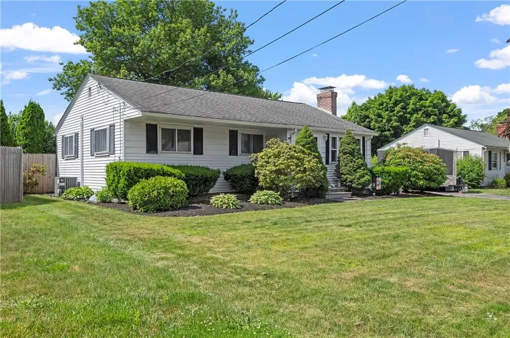 12 Commodore Avenue Warwick RI 02888
