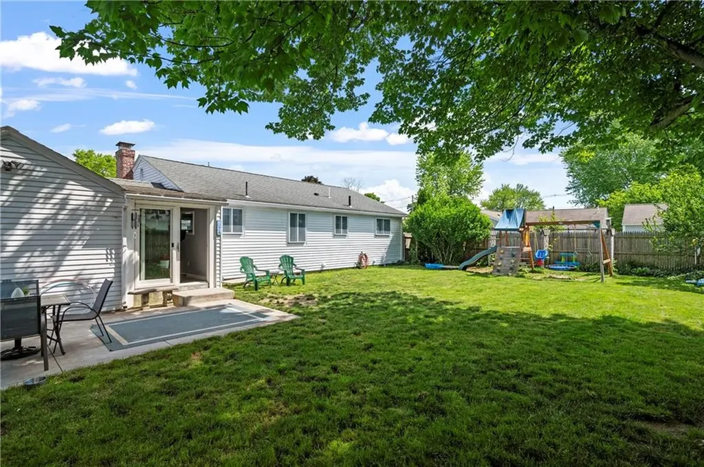 12 Commodore Avenue Warwick RI 02888