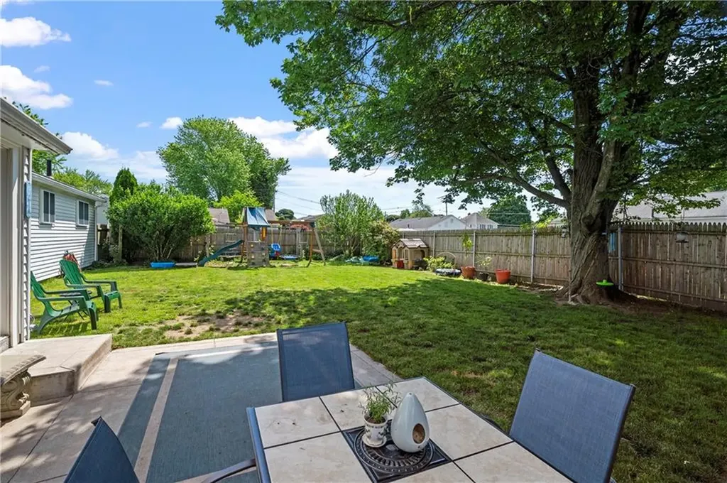 12 Commodore Avenue Warwick RI 02888