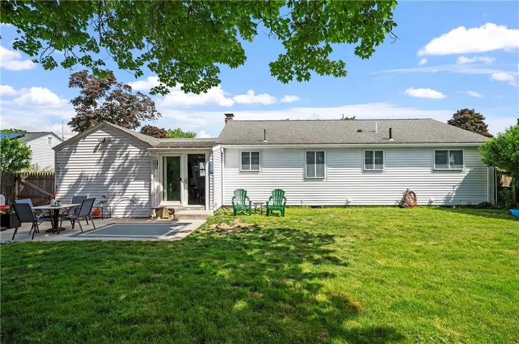 12 Commodore Avenue Warwick RI 02888