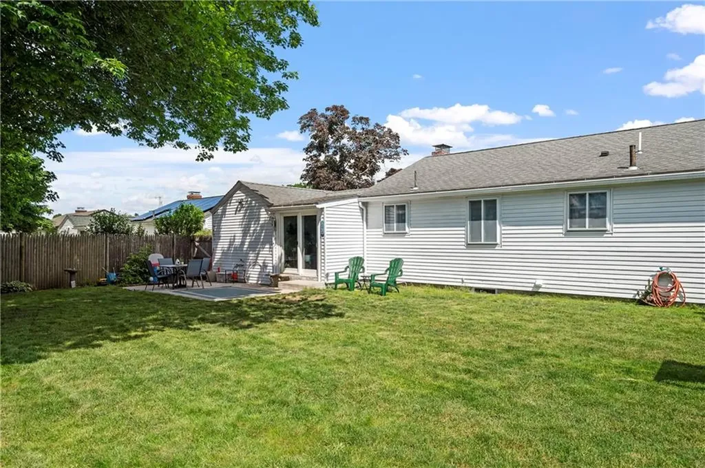 12 Commodore Avenue Warwick RI 02888