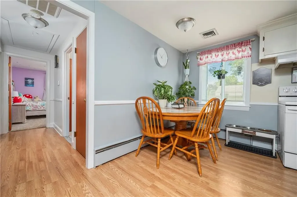 12 Commodore Avenue Warwick RI 02888