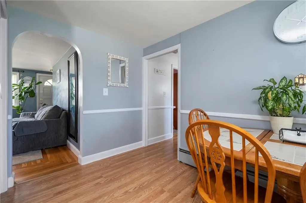 12 Commodore Avenue Warwick RI 02888